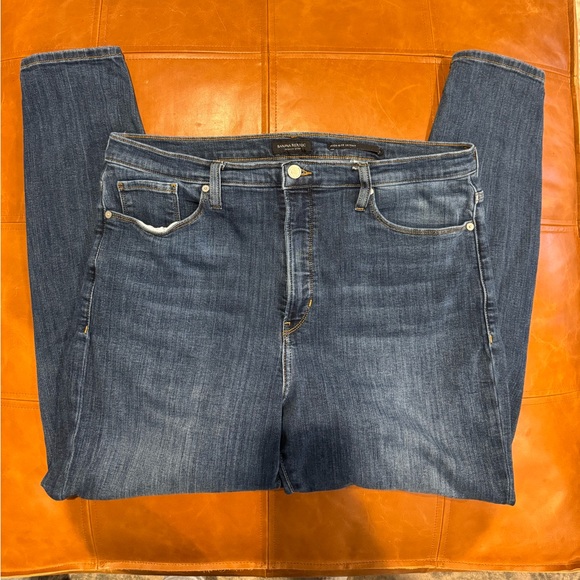 Banana Republic High Rise Skinny - Picture 5 of 5